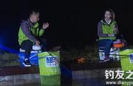 在夜晚钓鱼时，电子漂和夜钓灯哪个更好用？